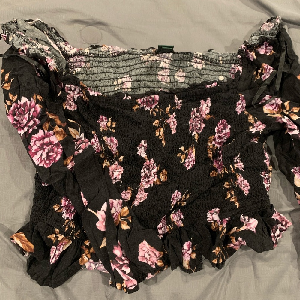 Beautiful floral cropped long sleeve